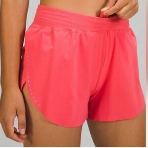 Lululemon find your pace short 3”